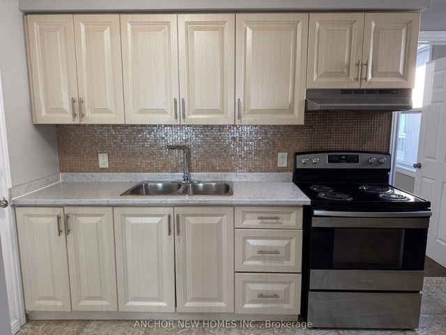 1598 Eglinton Avenue W 2, Toronto W04