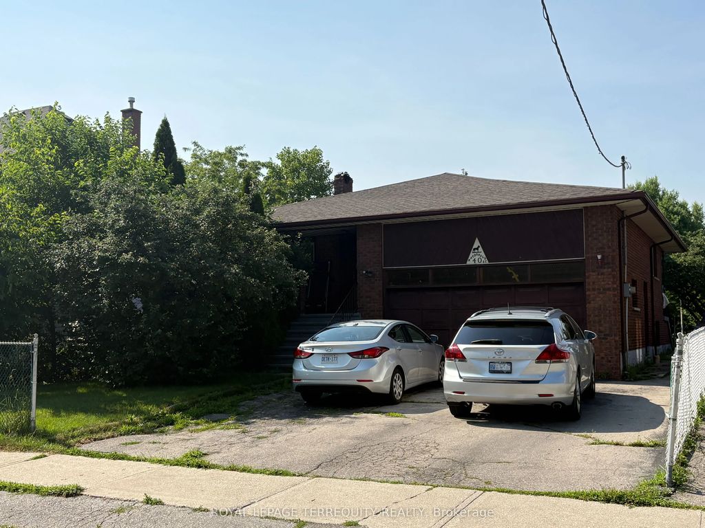 40 Macdonald Street, Toronto W06