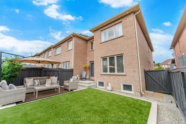 37 Lacebark Court, Brampton