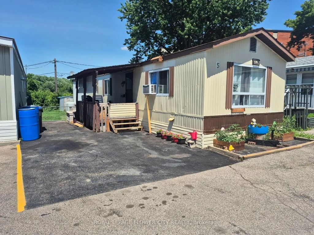 3233 Derry Road E 5, Mississauga
