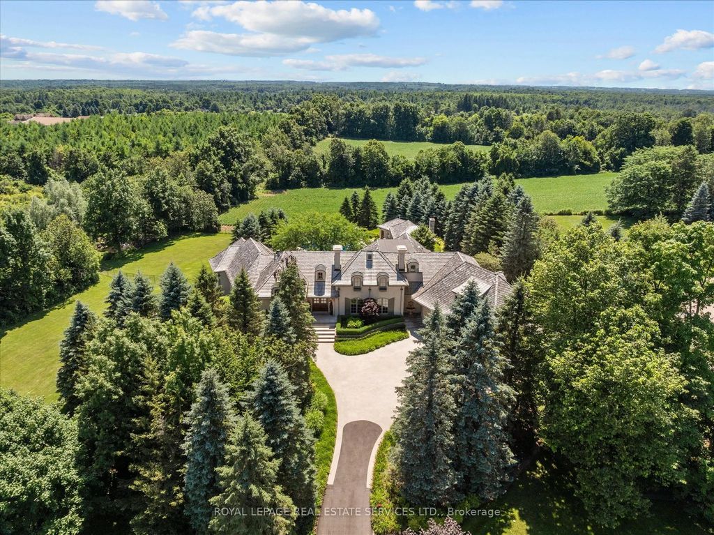 10090 Pineview Trail, Milton