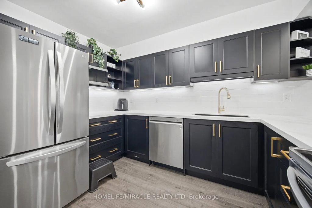 238 Albion Road 102, Toronto W10