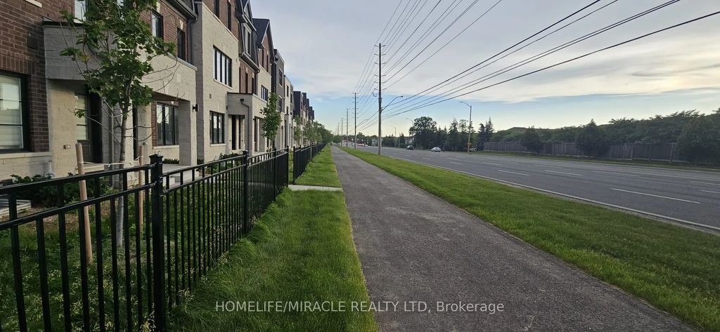 5911 Saigon Street, Mississauga