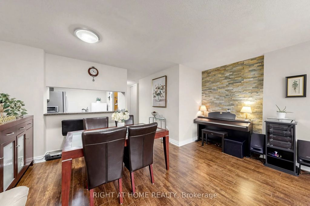 300 Webb Drive Ph9, Mississauga