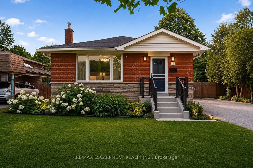 715 Drury Lane, Burlington