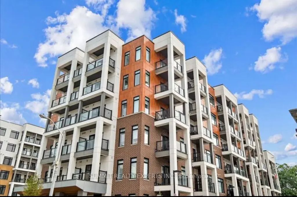 135 Canon Jackson Drive E 607, Toronto W04