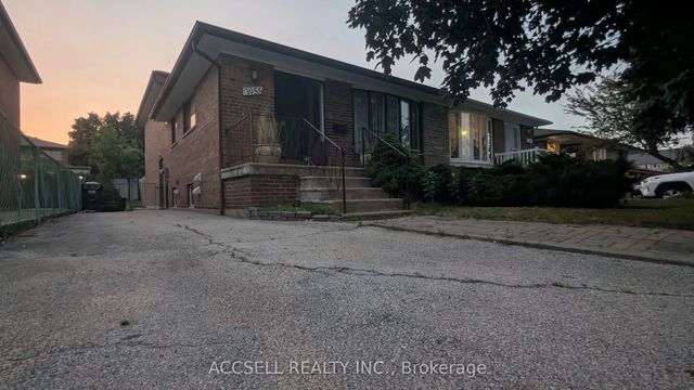 1055 Claredale Road, Mississauga