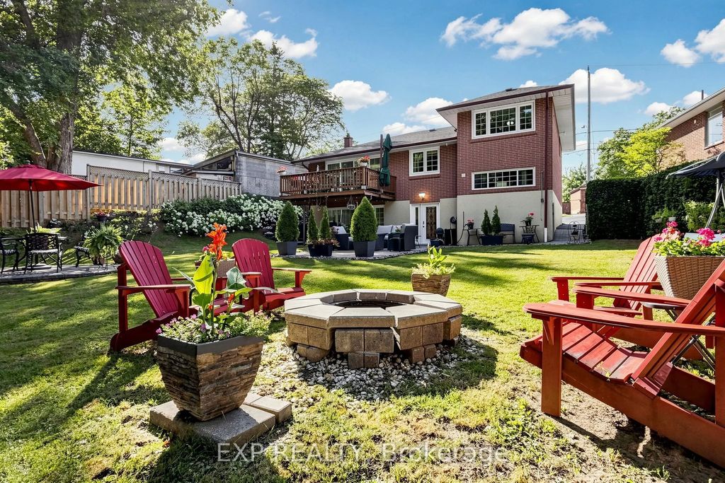 77 Letchworth Crescent, Toronto W05