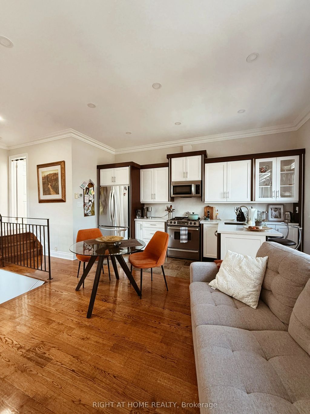 1186 Royal York Road 1, Toronto W08