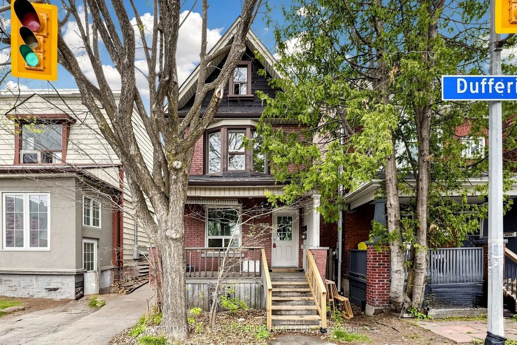 1132 Dufferin Street, Toronto W02