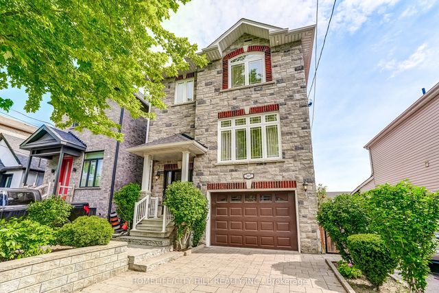 107 Brownville Avenue, Toronto W04