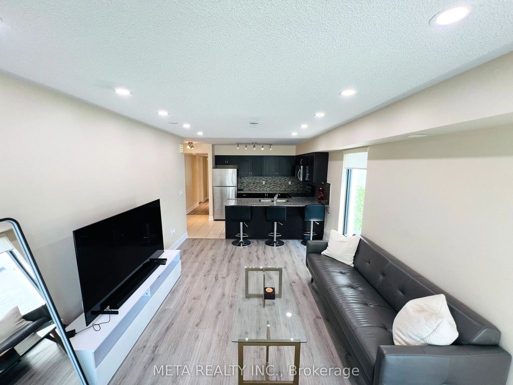 138 Widdicombe Hill Boulevard 701, Toronto W09
