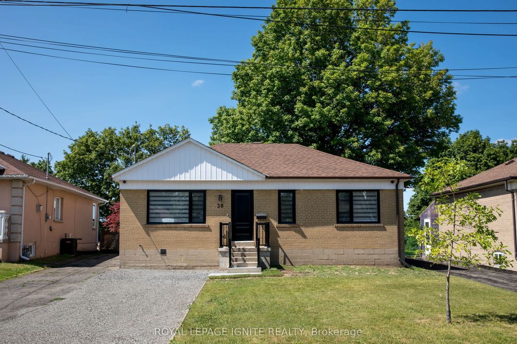 38 Parent Avenue Main, Toronto W05