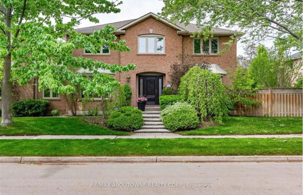 500 Blenheim Crescent, Oakville
