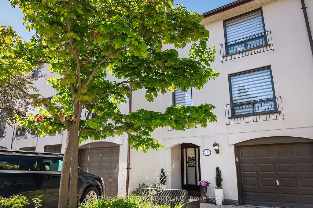 7077 Estoril Road 11, Mississauga