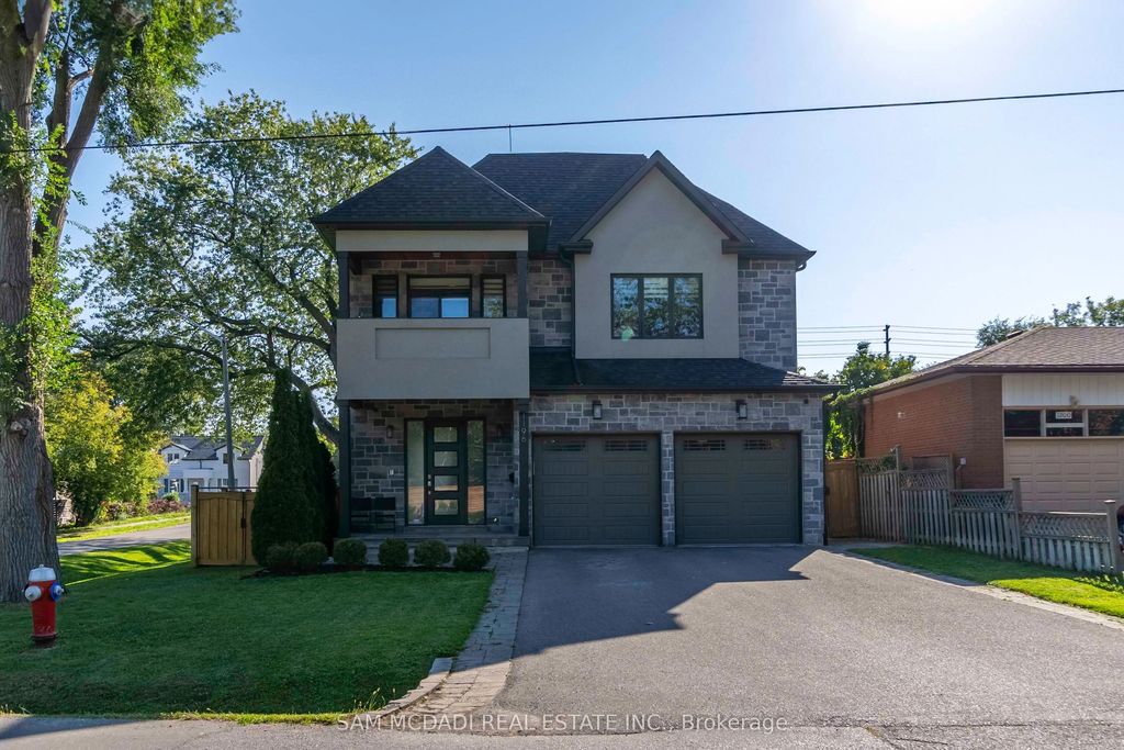 1196 Strathy Avenue, Mississauga