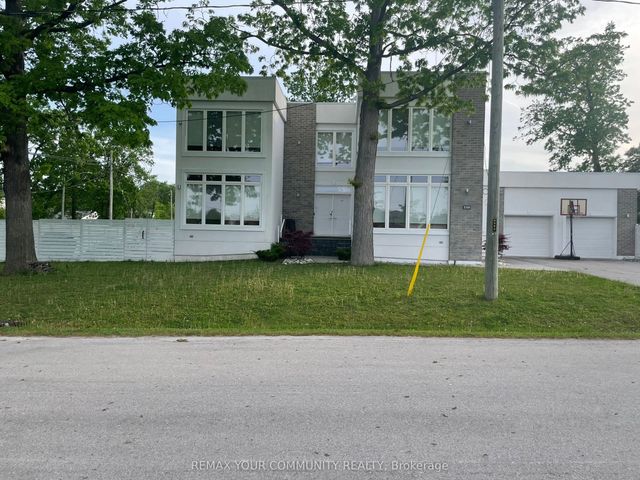 338 Woodale Avenue, Oakville