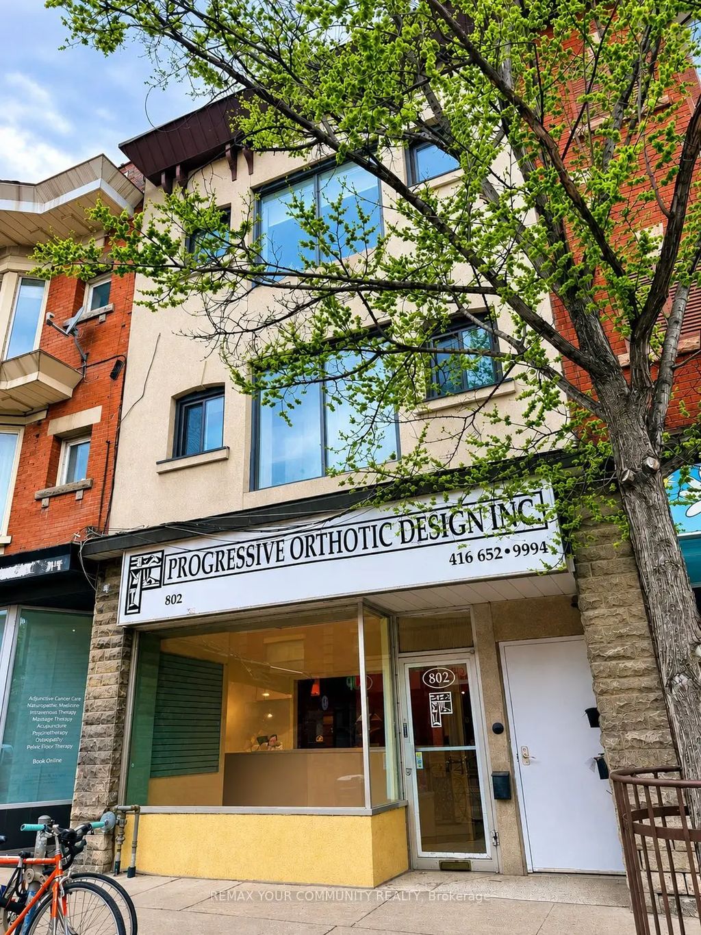 802 Bloor Street W, Toronto W02