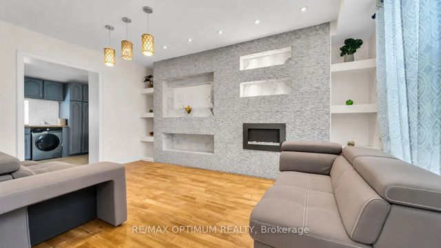 59 Railroad Street, Brampton
