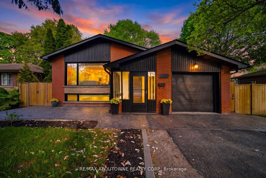 2066 Rebecca Street, Oakville