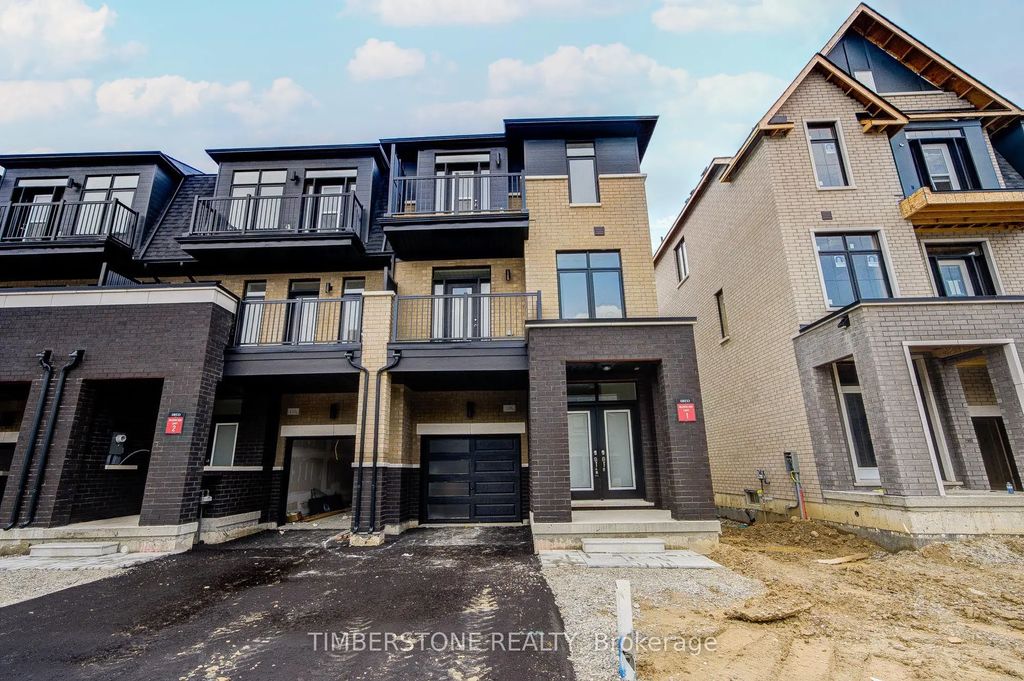 108 Arnold Circle, Brampton