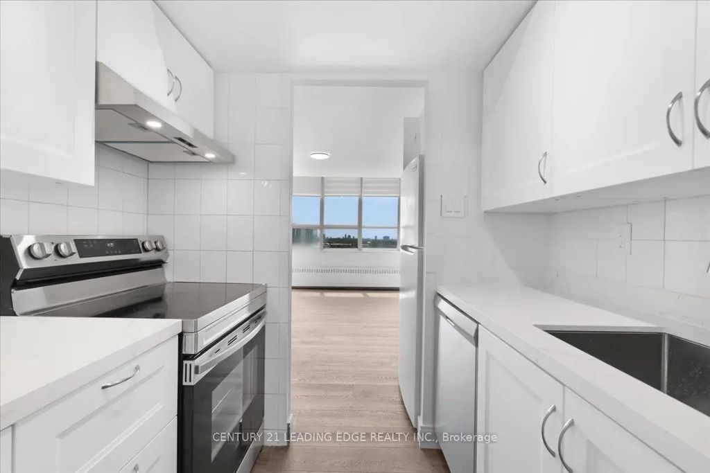 200 Lotherton Pathway 1208, Toronto W04