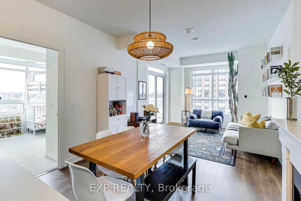 10 Wilby Crescent 1106, Toronto W04