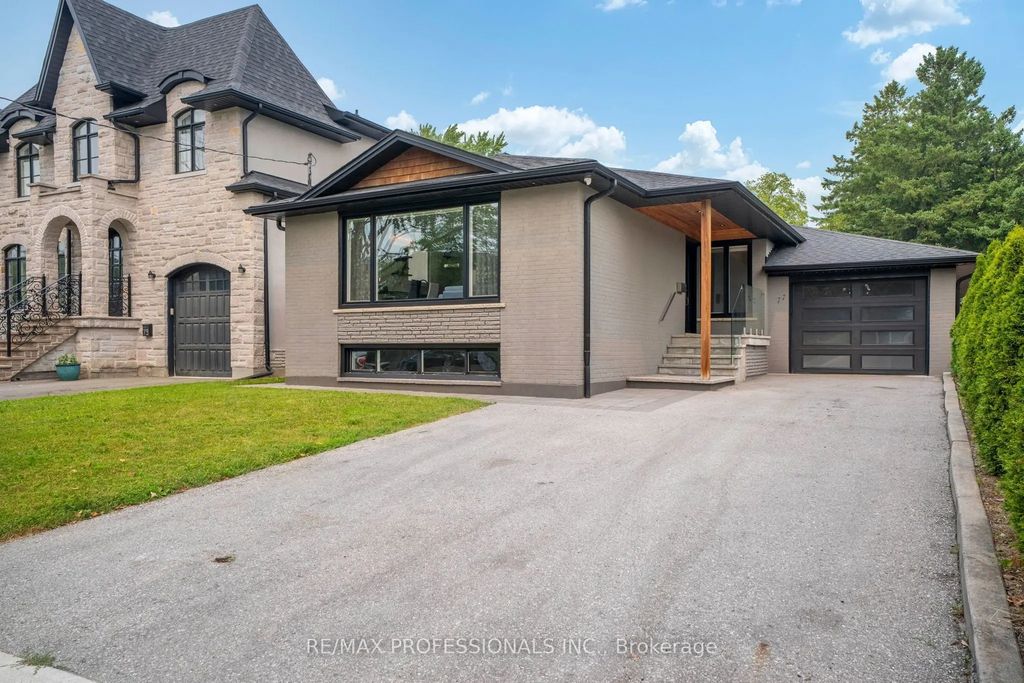 77 Cronin Drive, Toronto W08