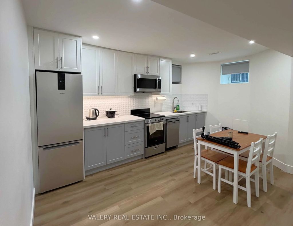 1502 Dufferin Street Lower, Toronto W02