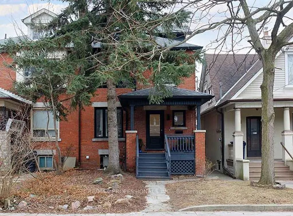 23 Radford Avenue 3rd Fl, Toronto W01
