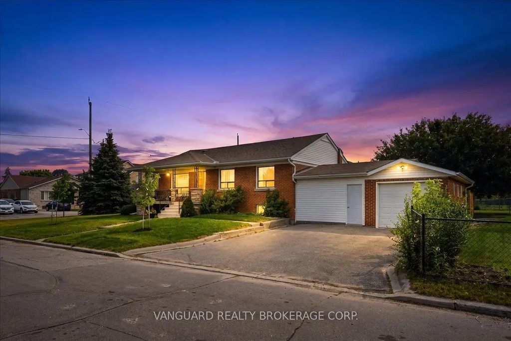 39 Camborne Avenue, Toronto W05