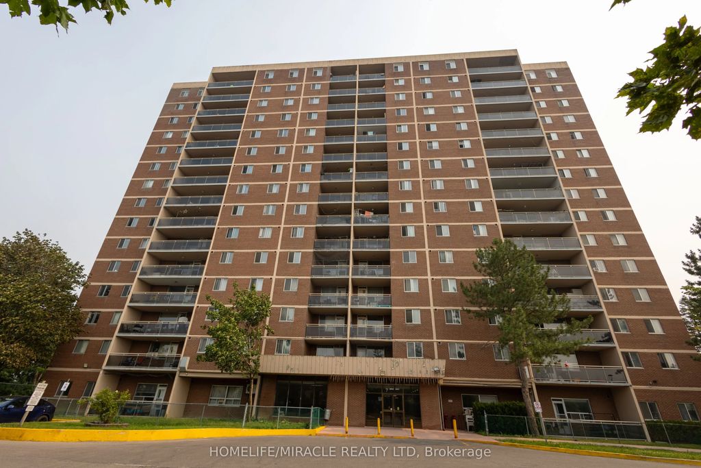 49 Silverstone Drive 1007, Toronto W10