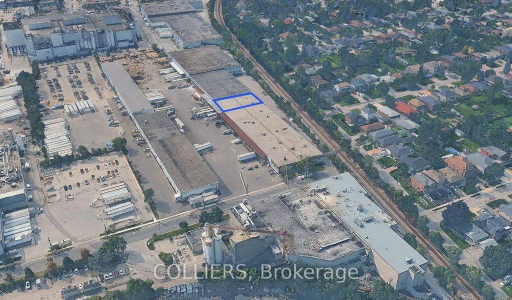 69 Huxley Road, Toronto W05