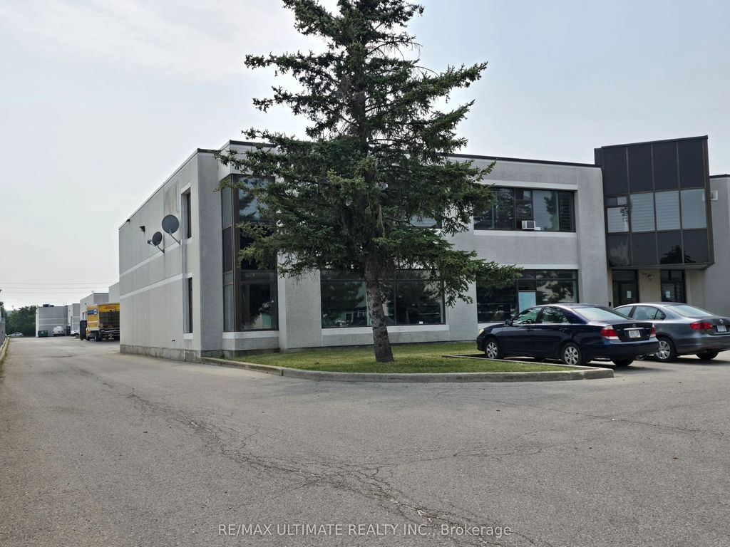 386 Deerhurst Drive A, Brampton