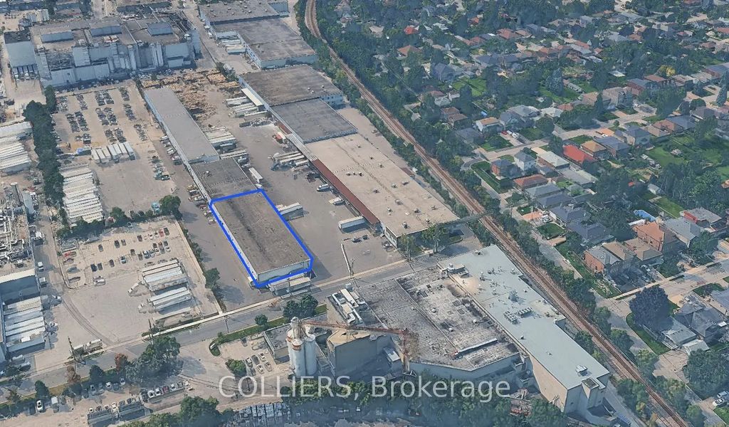 59-60 Huxley Road, Toronto W05