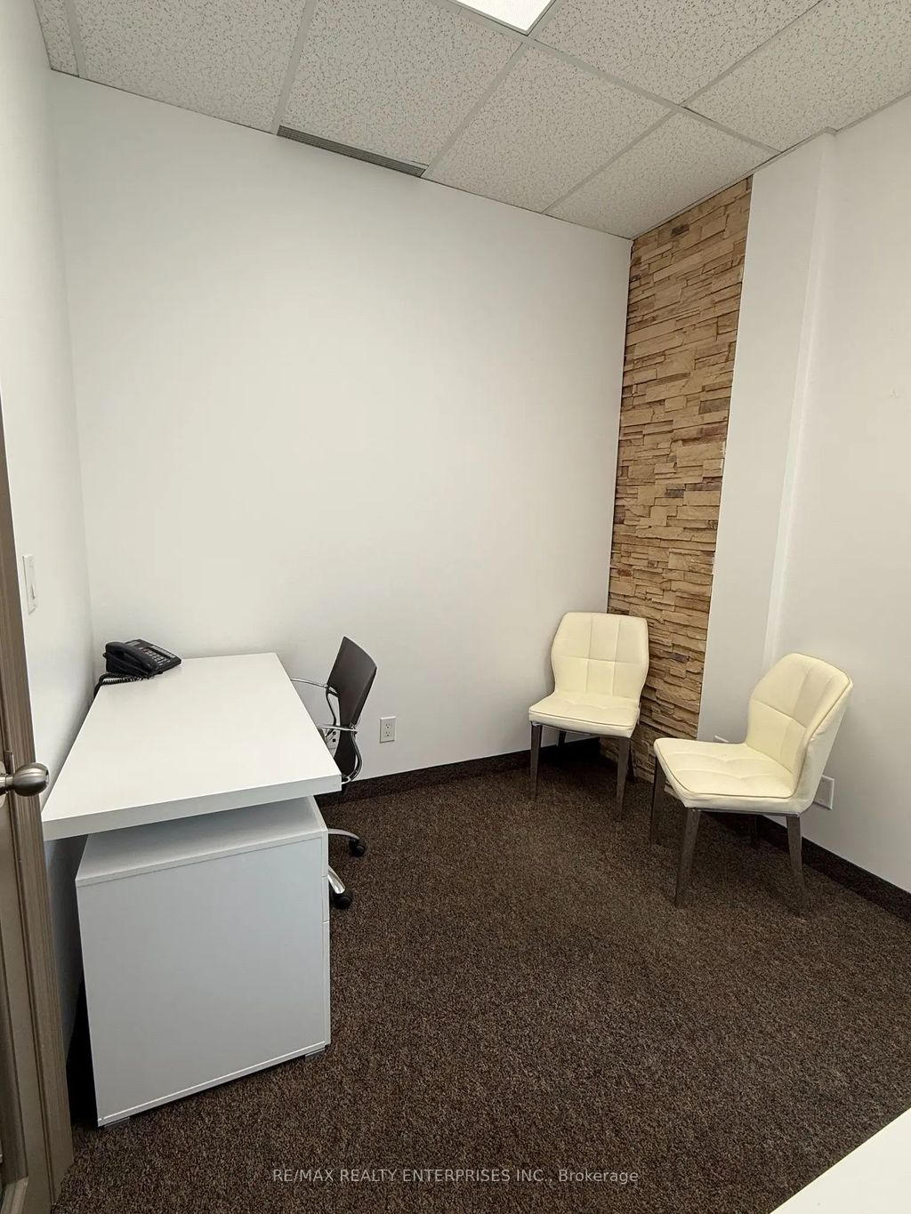 125 Lakeshore Road E C-01, Mississauga