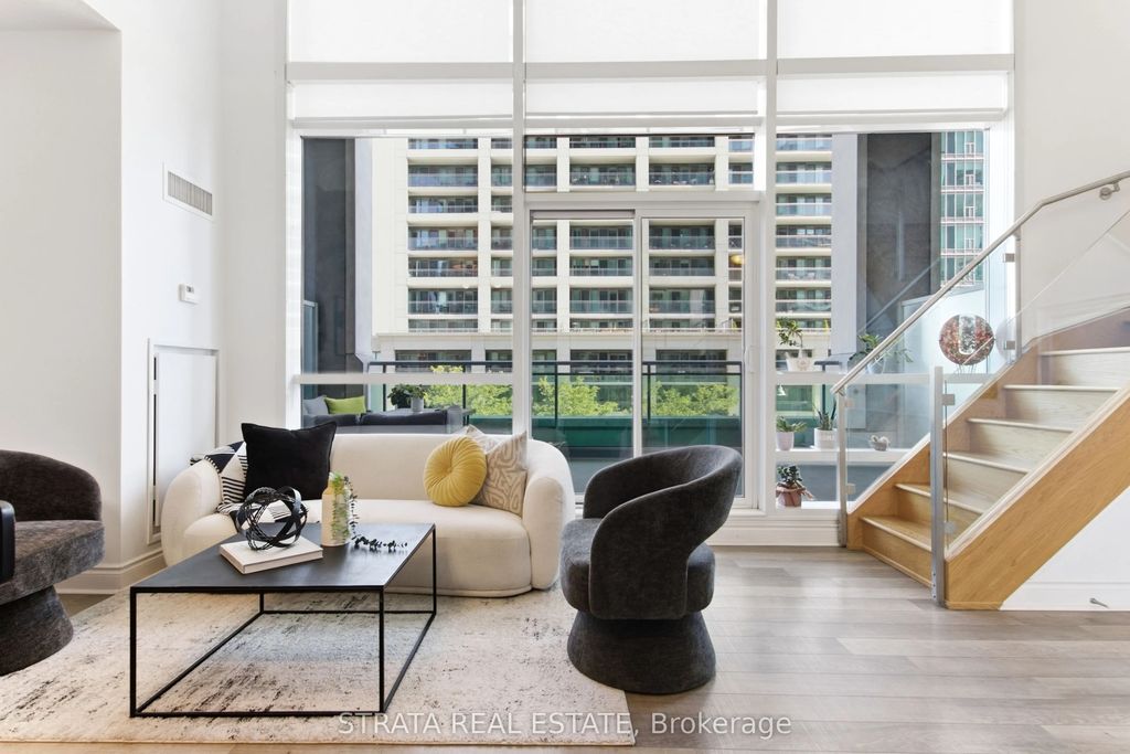 16 Brookers Lane 206, Toronto W06