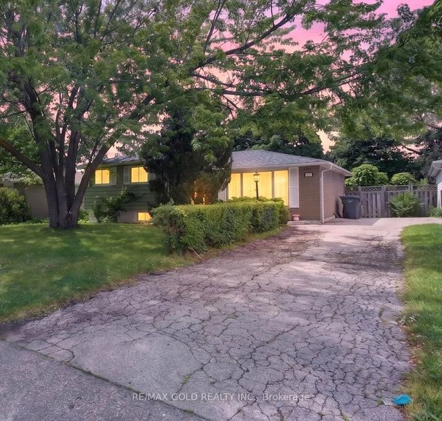129 Folkstone Crescent, Brampton