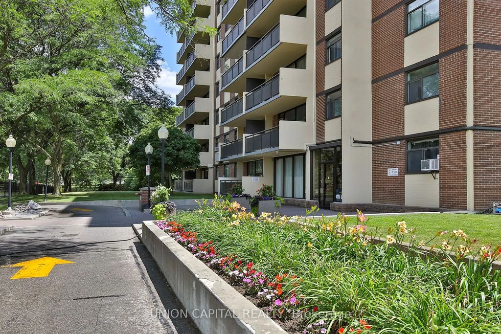 5 Frith Road 711, Toronto W05