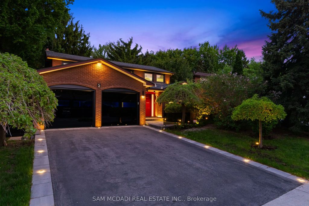 5 Canterbury Crescent, Toronto W08