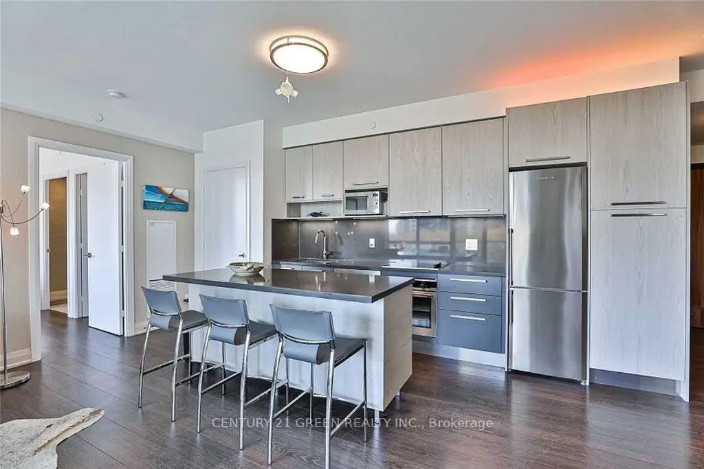 36 Park Lawn Road 303, Toronto W06
