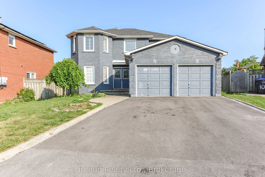8 St Mark Place, Brampton