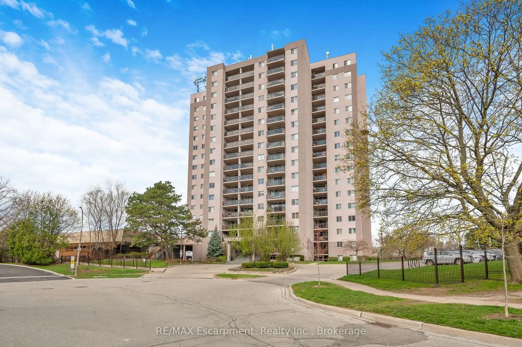 975 Warwick Court 1501, Burlington