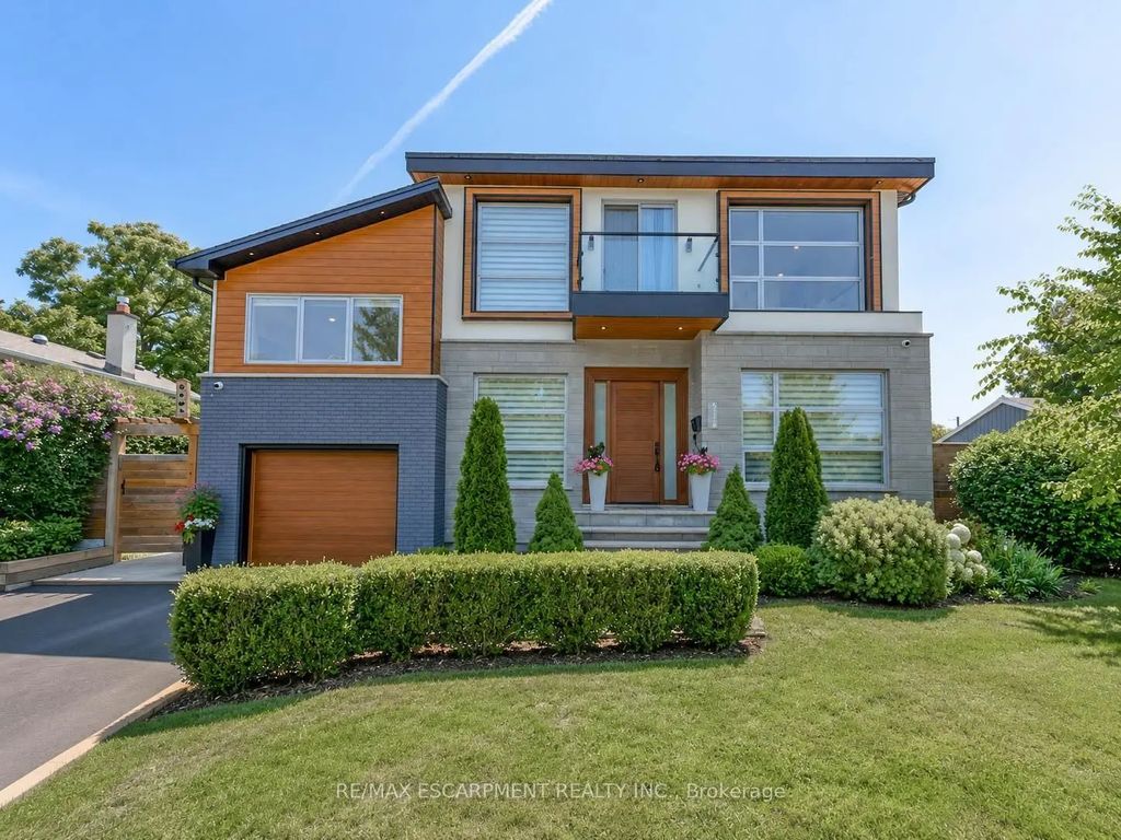 5178 Hunter Drive, Burlington