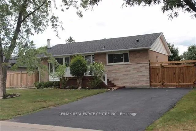363 Duncombe Drive, Burlington