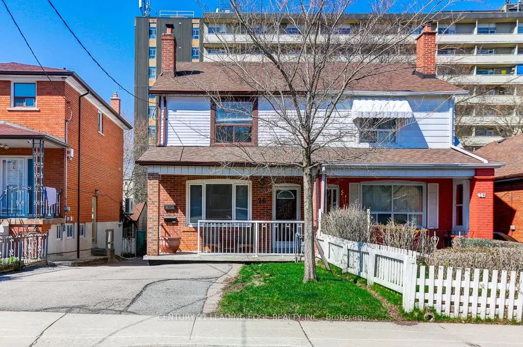 26 Grandville Avenue, Toronto W03