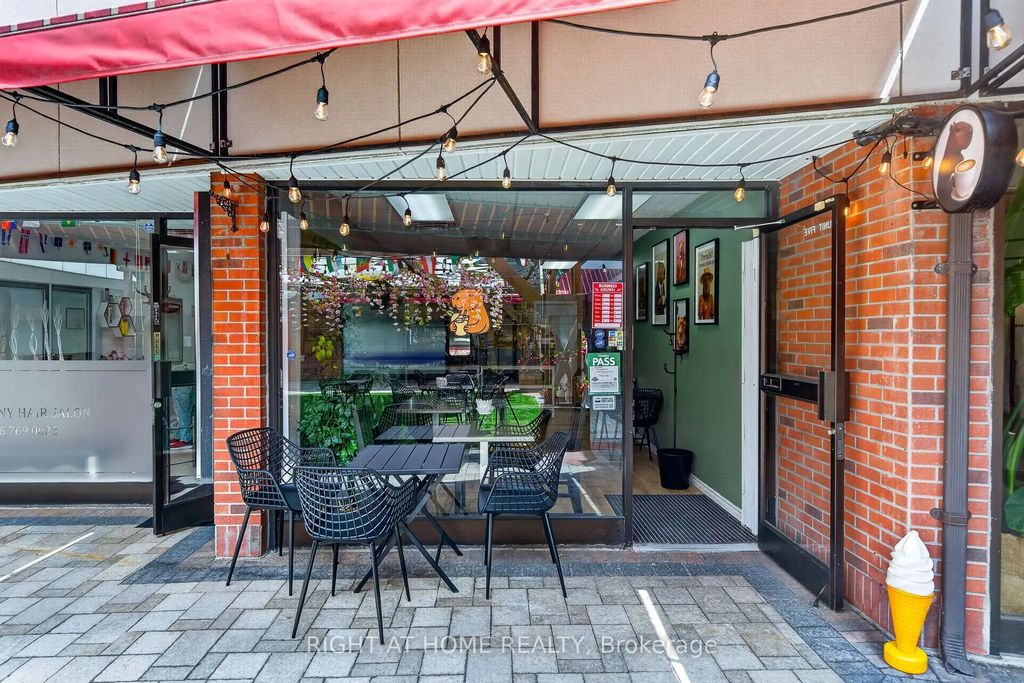 2323 Bloor Street W 105, Toronto W01
