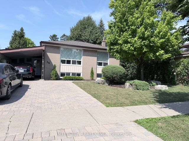 36 Strathburn Boulevard, Toronto W05