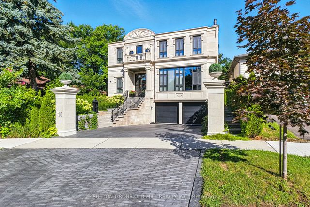 10 Hillavon Drive, Toronto W08