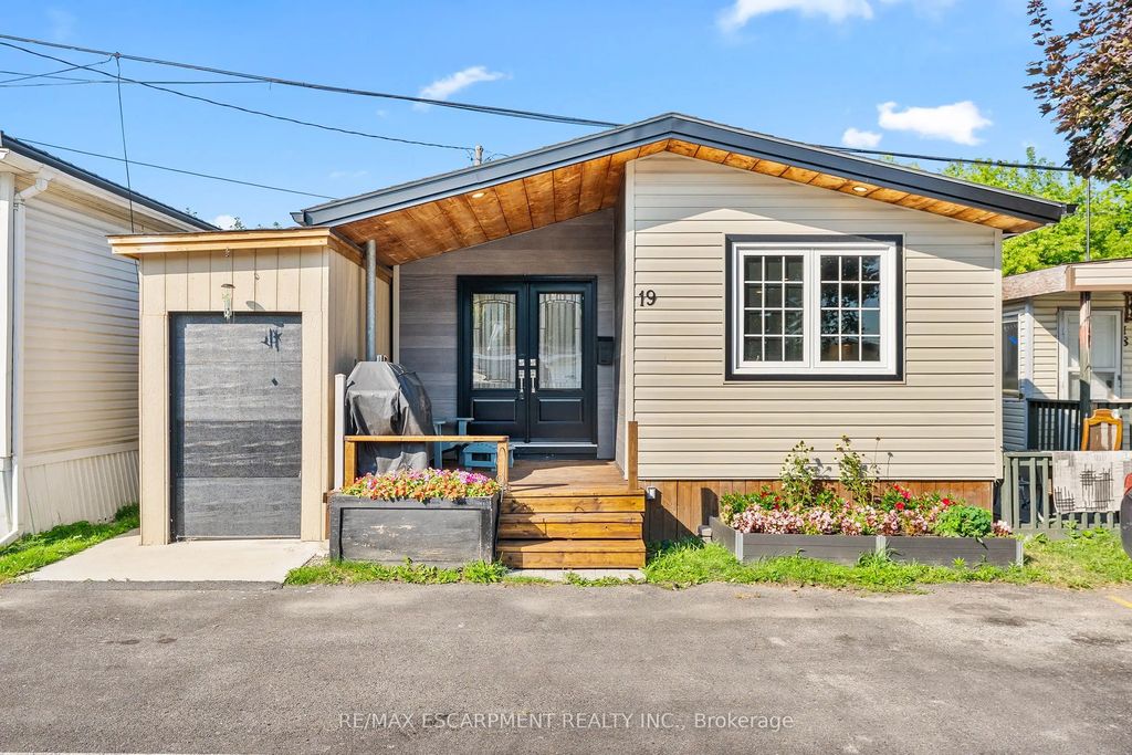 3233 Derry Road E 19, Mississauga